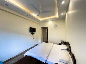 Basant Cottage, Mall Road, Mussoorie