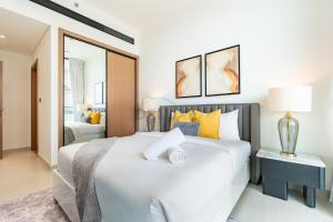 Modern 2BR with Private Pool, Near Circle Mall And Quick Access from Al Khail Road, Binghatti Tulip, JVC by Deluxe Holiday Homes