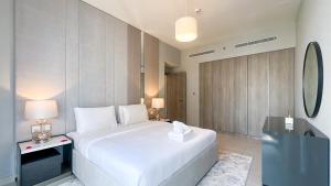 Exclusive 1BR, Panoramic Marina View, Dubai Marina - 21AB02