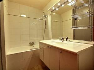 Appartement cosy avec terrasse, proche des pistes - FR-1-455-95