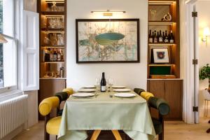 Luxurious maisonette on quiet Islington street