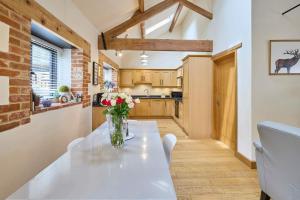 Host & Stay - Ruperts Barn