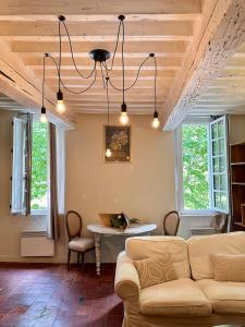 The Clock Apartment an authentic apartment in the city center