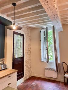 The Clock Apartment an authentic apartment in the city center