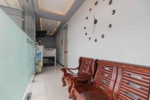 RedDoorz Plus near Millenium ICT Centre Medan 2