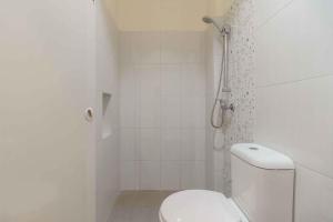 RedDoorz Plus near Millenium ICT Centre Medan 2