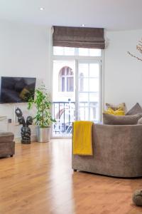 Boutique apartment with balconies - in the very heart of Leeds