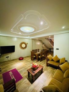 SkyU Luxury Apartment