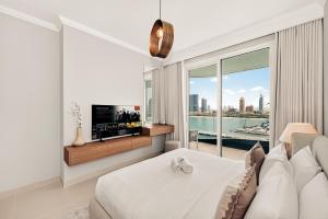 Beachfront Luxury 2BR with Breathtaking Views