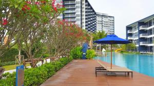 Baan Thew Talay Blue Sapphire