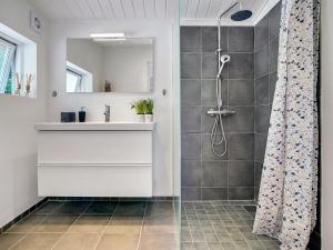 Holiday Home Tannie - 300m from the sea by Interhome