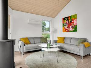 Holiday Home Luukas - 150m from the sea by Interhome