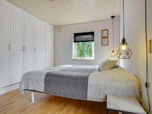 Holiday Home Hattie - 100m from the sea by Interhome