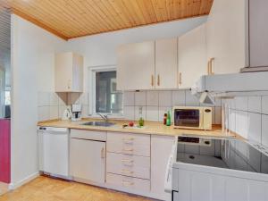 Holiday Home Kia - 80m from the sea by Interhome