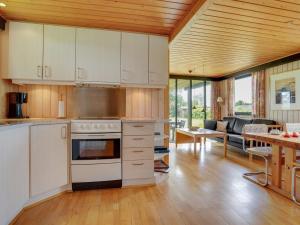 Holiday Home Veljan - 400m from the sea by Interhome
