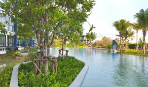 Baan Thew Talay Blue Sapphire