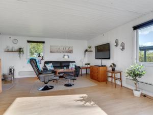 Holiday Home Ilene - 1km from the sea by Interhome