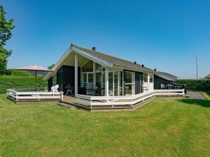 Holiday Home Maybritt - 100m from the sea by Interhome