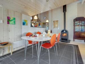 Holiday Home Matine - 800m from the sea by Interhome