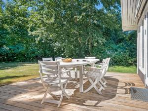 Holiday Home Tineke - 200m from the sea by Interhome