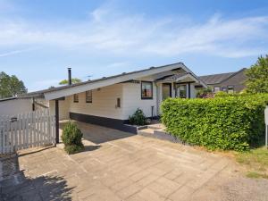 Holiday Home Wrange - 150m from the sea by Interhome