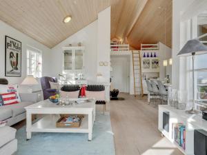 Holiday Home Miika - 100m from the sea by Interhome