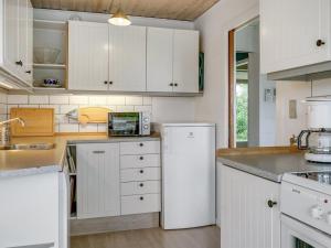 Holiday Home Rikkart - 100m from the sea by Interhome