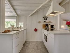 Holiday Home Stasia - 75m from the sea by Interhome