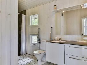 Holiday Home Riaan - 200m from the sea by Interhome