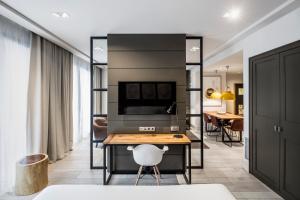 One-Bedroom Apartment (4 Adults) room in Midtown Apartments