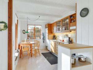 Holiday Home Jaike - 350m from the sea by Interhome