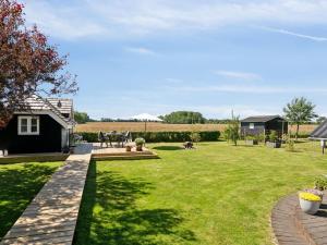 Holiday Home Ainikki - 200m from the sea by Interhome