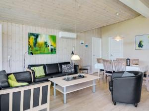 Holiday Home Kajana - 400m from the sea by Interhome