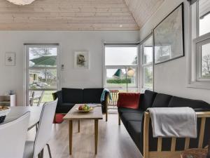 Holiday Home Wrage - 500m from the sea by Interhome