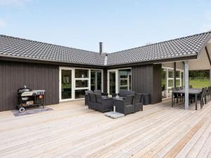 Holiday Home Rathulf - 500m from the sea by Interhome