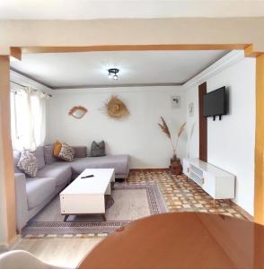 charming small villa with garden near to the beach