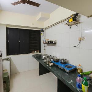 Ac Bed with breakfast In Thane ovale naka ghodbunder road