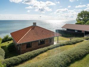 Holiday Home Botmar - 10m from the sea by Interhome