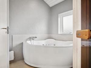 Holiday Home Sylvana - 400m from the sea by Interhome