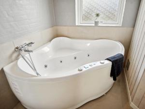 Holiday Home Sylvana - 400m from the sea by Interhome