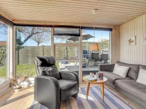 Holiday Home Loella - 35m from the sea by Interhome
