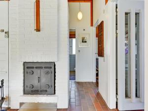 Apartment Boris - 500m from the sea by Interhome