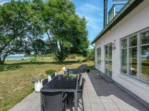 Holiday Home Jeppe - 50m to the fjord by Interhome