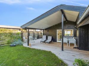 Holiday Home Pedersen - 50m from the sea by Interhome