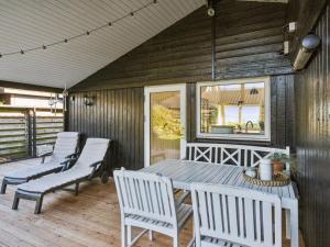Holiday Home Pedersen - 50m from the sea by Interhome