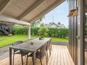 Holiday Home Petrus - 750m from the sea by Interhome