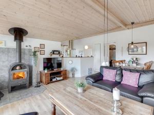 Holiday Home Tolke - 29km from the sea by Interhome