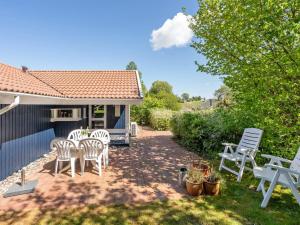 Holiday Home Bole - 400m from the sea by Interhome