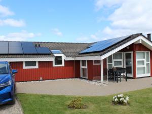 Holiday Home Inge - 300m from the sea by Interhome