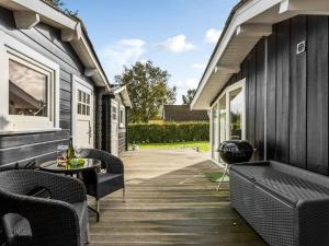 Holiday Home Florina - 700m from the sea by Interhome